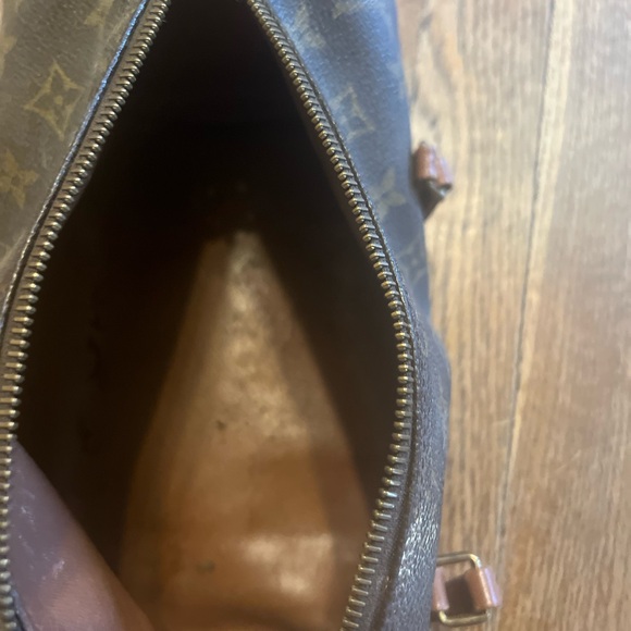 Small Louis Vuitton Bag - Picture 3 of 6